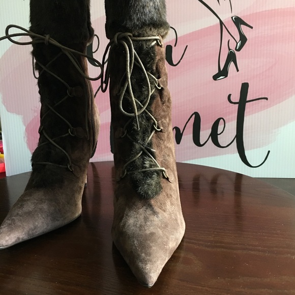 Chocolate Brwn Suede Lace-up Faux Fur Cuffed Boots - Picture 3 of 8